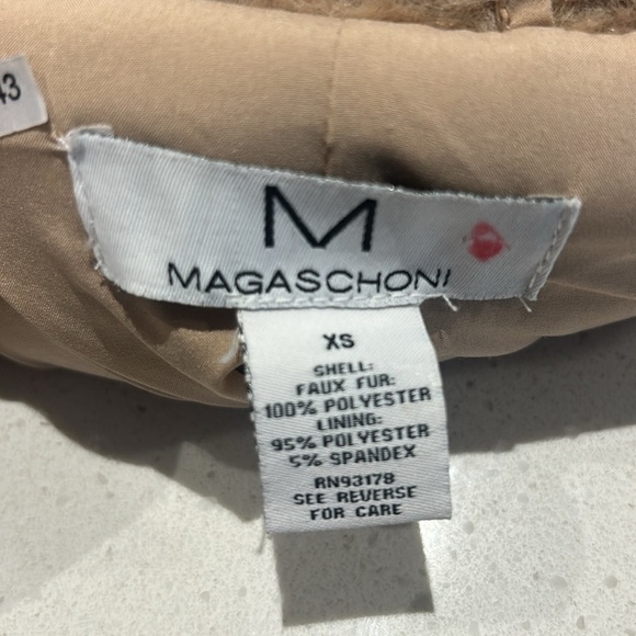 MAGASCHONI Oversized Soft Beige Plush Faux Fur Short Coat Size XS - Picture 6 of 11
